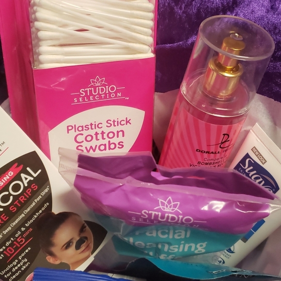 Baskets - Picture 2 of 2